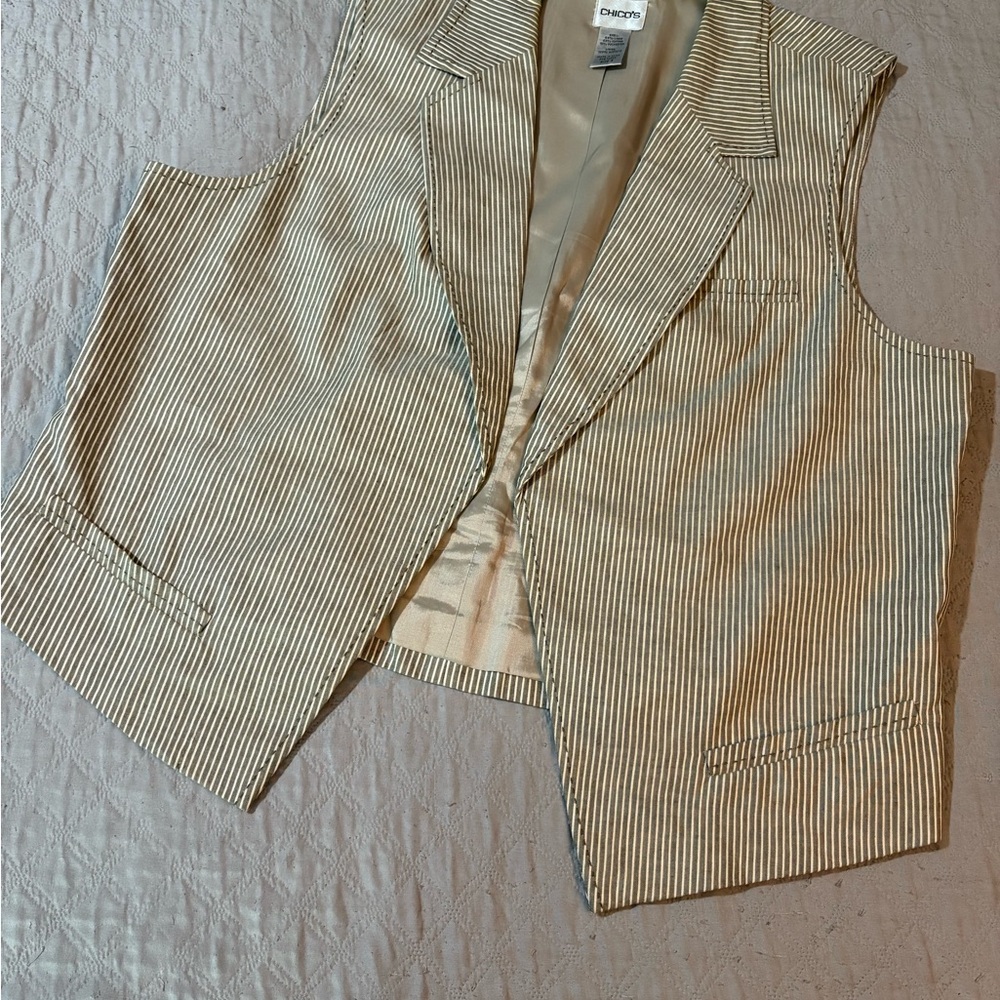 ⭐️3/$15⭐️ Chico’s Striped Vest